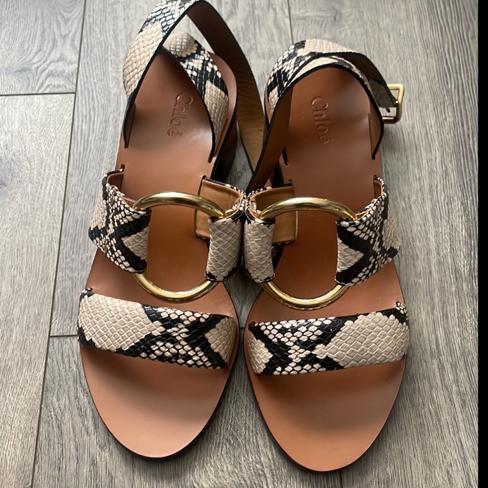 DESIGNER shoes-Chloe Black and Cream Sandals with Ankle Straps